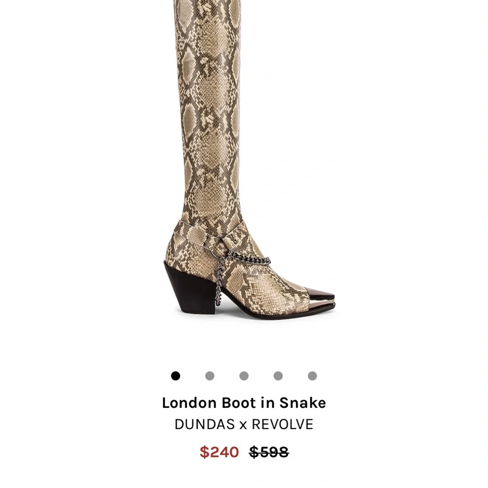 Snakeskin super cool over the knee. It’s a shame to not be worn!! - Picture 2 of 3